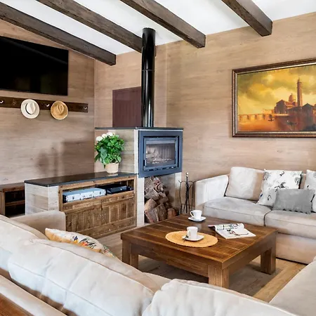 Casa de Campo Con Skatepark Y Piscina 