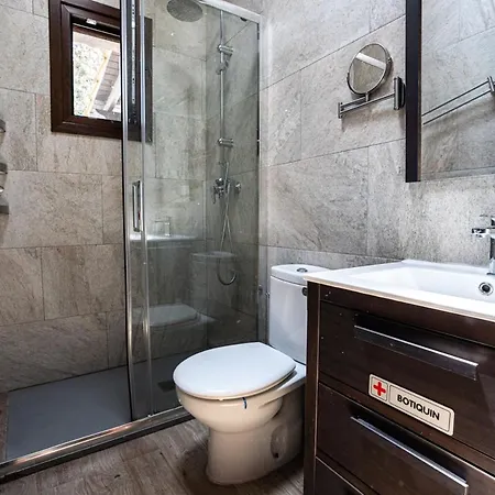 Con Skatepark Y Piscina 