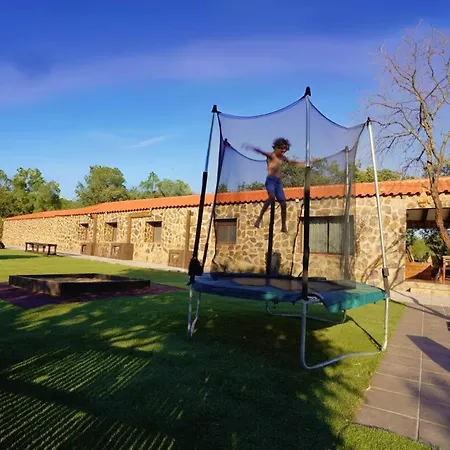 Casa de Campo Con Skatepark Y Piscina 